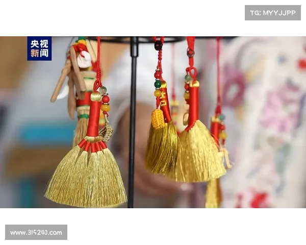 莫旗非遗工坊推出曲棍球文创玩偶 民族服饰造型深受热捧 莫旗非遗工坊推出曲棍球文创玩偶 民族服饰造型深受热捧